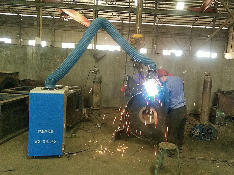 大菠萝首页移式動焊煙淨化器